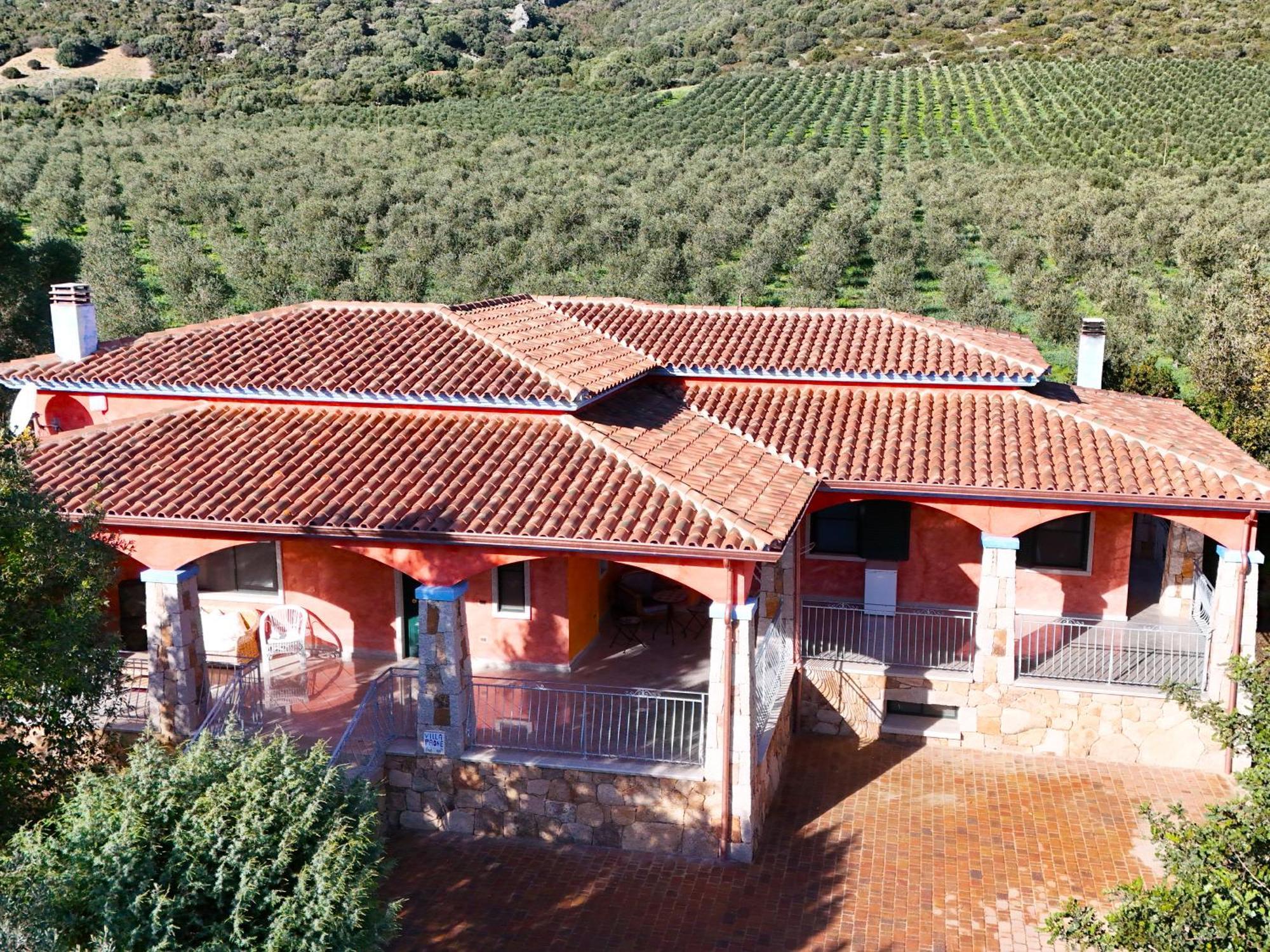 Villa With Stunning Views To The Mountains 5km From The