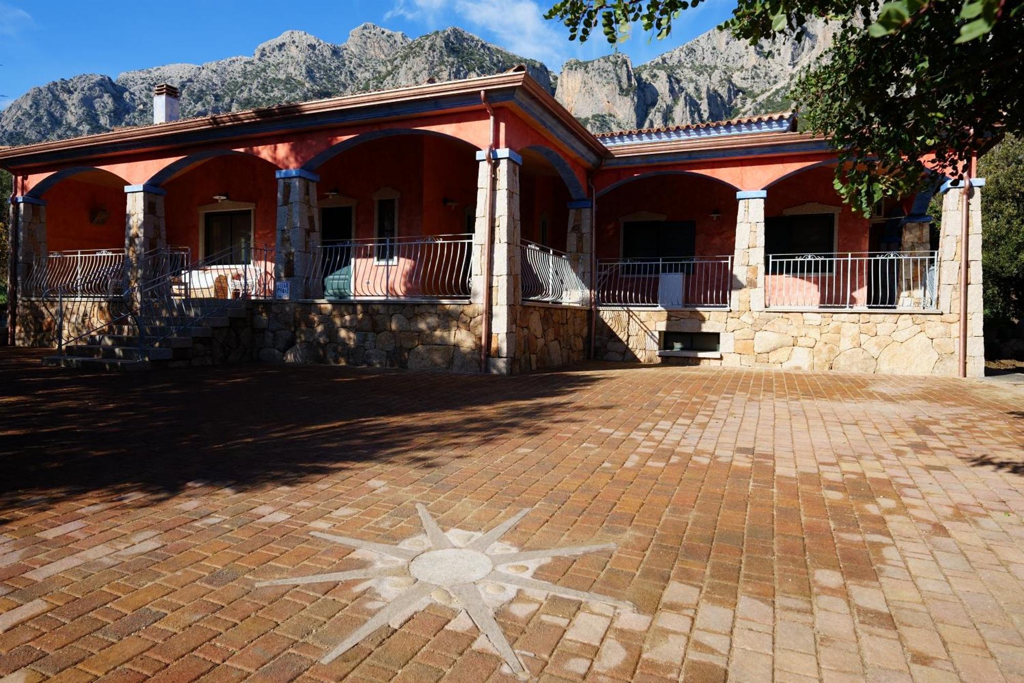 Villa With Stunning Views To The Mountains 5km From The Siniscola